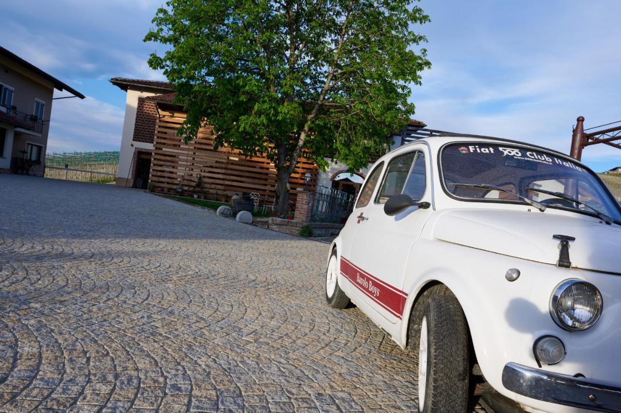 Гостевой дом Agriturismo Cascina Sciulun Монфорте-д'Альба Экстерьер фото