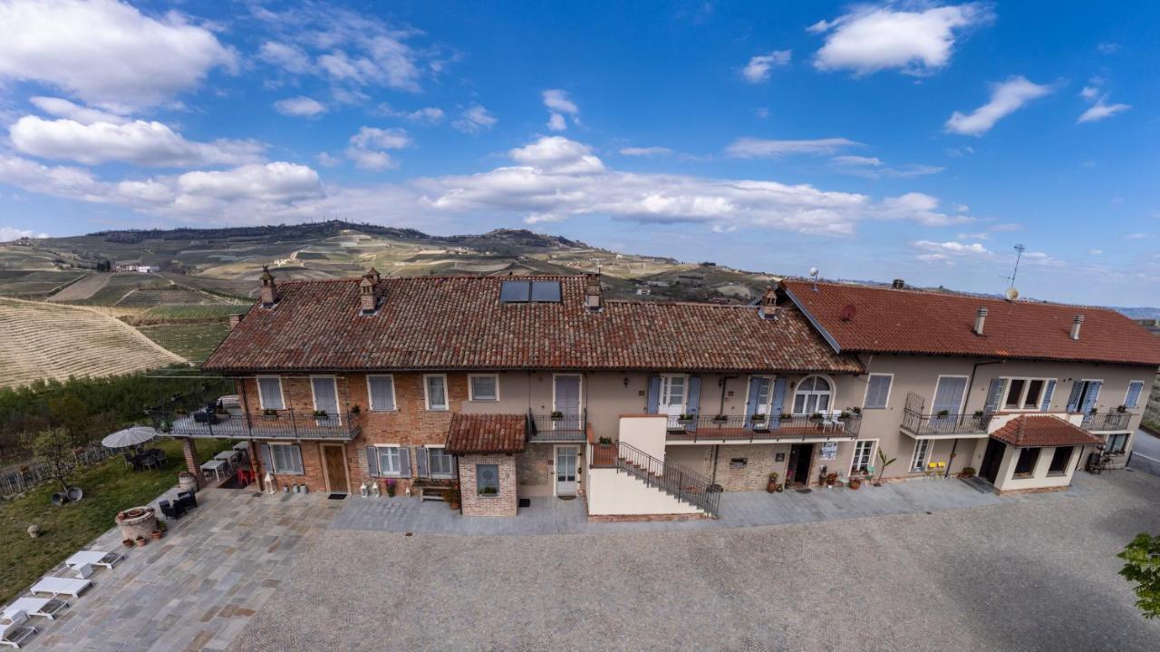 Гостевой дом Agriturismo Cascina Sciulun Монфорте-д'Альба Экстерьер фото